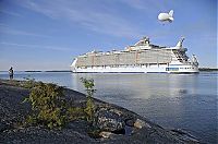 TopRq.com search results: Biggest ship, Oasis class, Project Genesis
