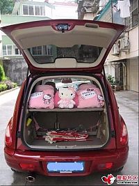 Transport: Chrysler PT Cruiser - Hello Kitty style