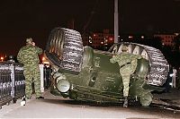 Transport: SU-100 tank crash, Moscow, Russia