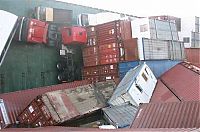 Transport: container ship accident