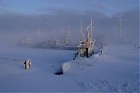 Transport: ships at winter