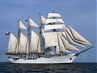 Transport: schooner sailing vessel