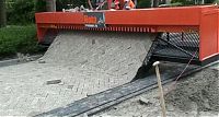 Transport: Tiger-Stone, brick road machine