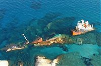 Transport: shipwreck