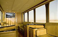Transport: Luxury trailer for Demi Moore & Ashton Kutcher by Ron Anderson Mobile Estates