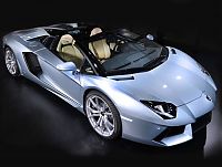 Transport: Lamborghini Aventador LP 700–4 Convertible Roadster