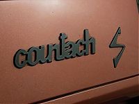 Transport: Lamborghini Countach LP 400S