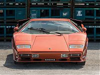 Transport: Lamborghini Countach LP 400S