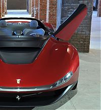 Transport: Ferrari Pininfarina Sergio