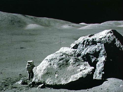 Apollo17 Schmitt Boulder