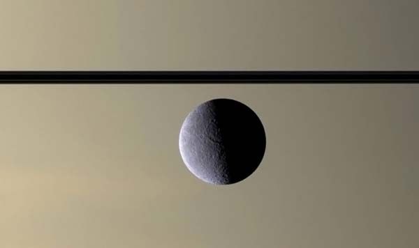 Saturn photos from Cassini