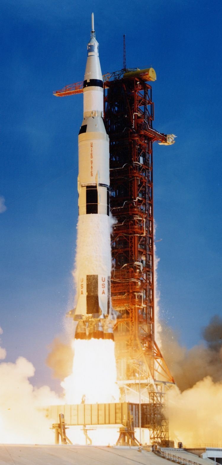 Apollo 11 spaceflight, first manned moon landing