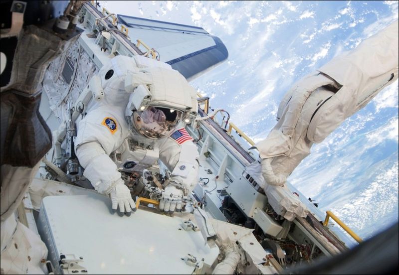 Space shuttle Endeavour at International Space Station