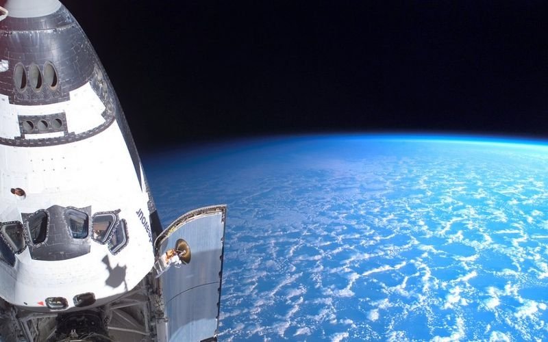 Space shuttle Endeavour photo