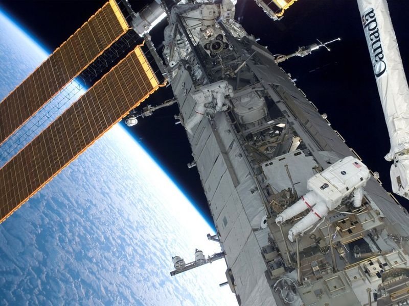 Space shuttle Endeavour photo