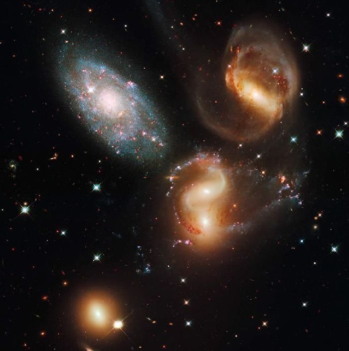 hubble space telescope photographs