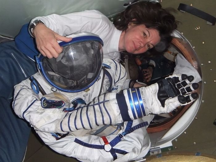 Dmitri Yur'yevich Kondrat'yev is blogging from space