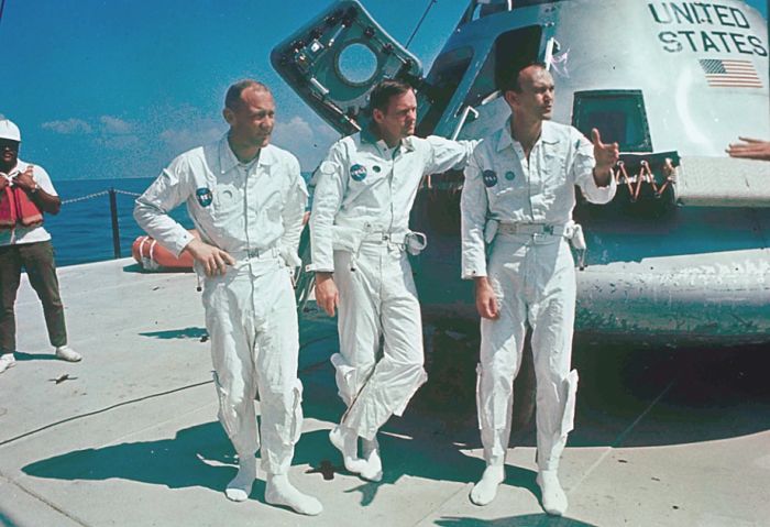 Apollo 11 spaceflight, first manned moon landing