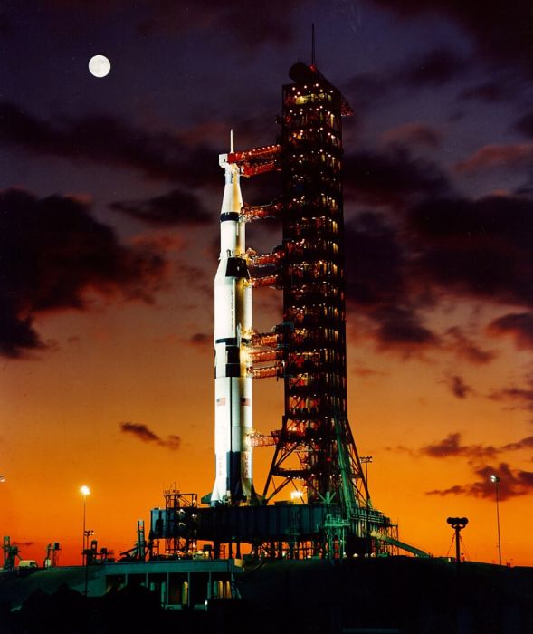 Apollo 11 spaceflight, first manned moon landing