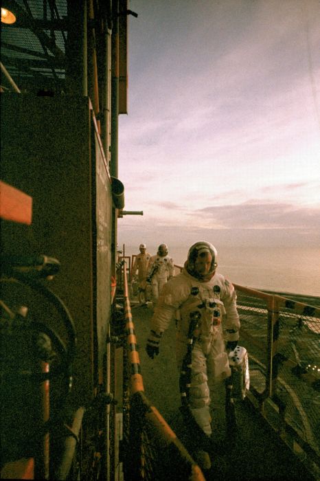 Apollo 11 spaceflight, first manned moon landing