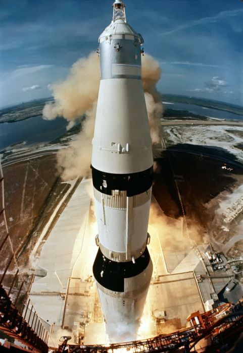 Apollo 11 spaceflight, first manned moon landing