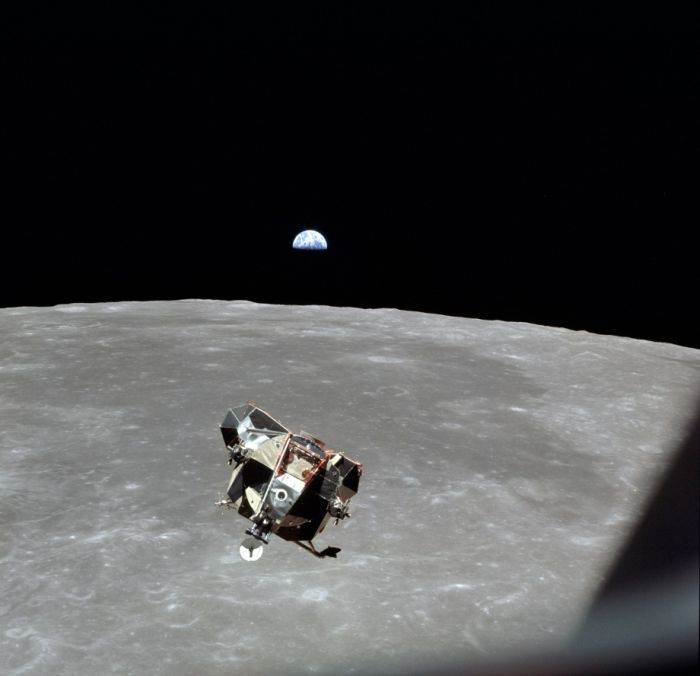 Apollo 11 spaceflight, first manned moon landing