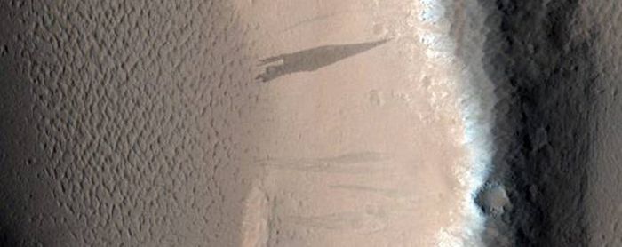 Mars photography by Mars Reconnaissance Orbiter