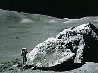 Earth & Universe: Apollo17 Schmitt Boulder