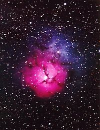 Earth & Universe: Trifid Nebula