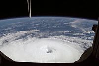 Earth & Universe: earth hurricane