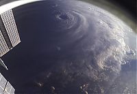 Earth & Universe: earth hurricane