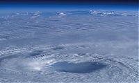 Earth & Universe: earth hurricane