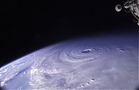 Earth & Universe: earth hurricane