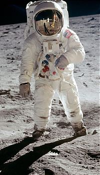 Earth & Universe: Apollo 11 spaceflight, first manned moon landing