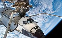 Earth & Universe: Space shuttle Endeavour photo