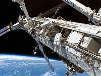 Earth & Universe: Space shuttle Endeavour photo