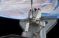 Earth & Universe: Space Shuttle Discovery home after 15-day mission