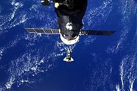 Earth & Universe: spacewalk