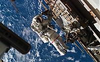 Earth & Universe: spacewalk