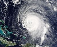 Earth & Universe: Hurricane Irene 2011 from space