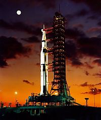 Earth & Universe: Apollo 11 spaceflight, first manned moon landing