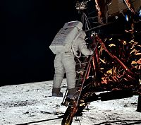 TopRq.com search results: Apollo 11 spaceflight, first manned moon landing