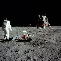 Earth & Universe: Apollo 11 spaceflight, first manned moon landing