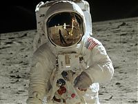 TopRq.com search results: Apollo 11 spaceflight, first manned moon landing