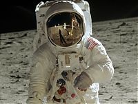 Earth & Universe: Apollo 11 spaceflight, first manned moon landing