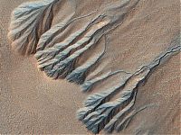 TopRq.com search results: Mars photography by Mars Reconnaissance Orbiter