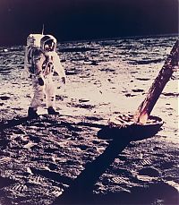 TopRq.com search results: Apollo 11 spaceflight, first manned moon landing