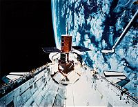 TopRq.com search results: Apollo 11 spaceflight, first manned moon landing