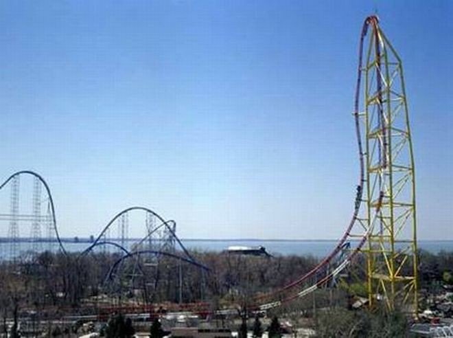 Frightful roller coaster attraction, New Ohio, United States