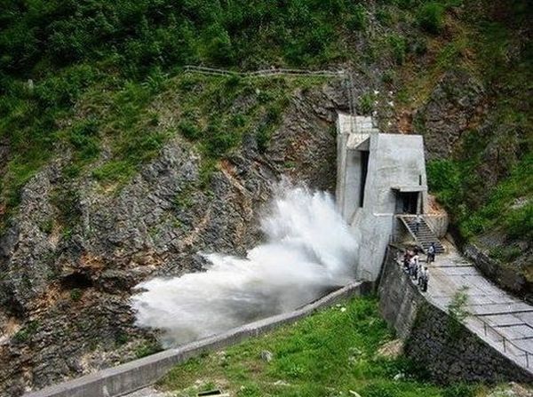 Dam breakthrough